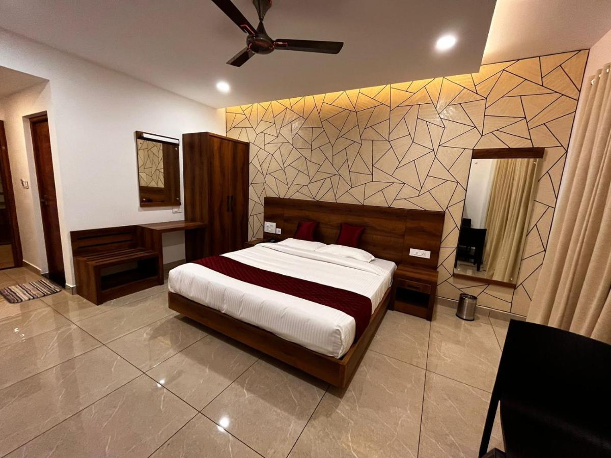 Hotel Woodlark Kattappana Exterior foto